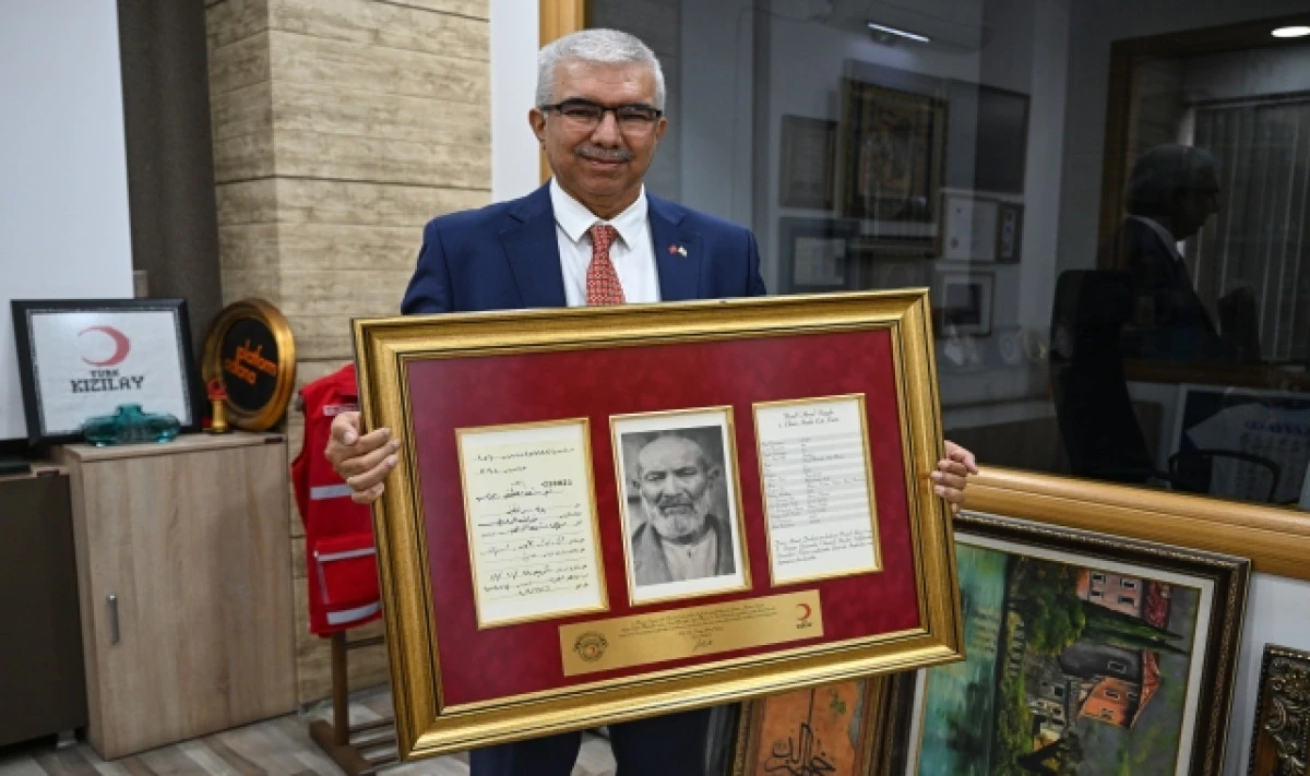 Türk Kızılay Genel Sekreteri Ramazan Saygılı, Dedesi Onbaşı Yusuf'un Mektubuna Kavuştu