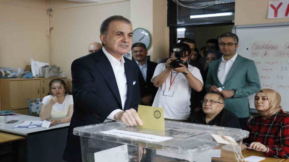 AK PARTİ SÖZCÜSÜ ÇELİK: "TÜRKİYE BİR KERE DAHA BÜYÜK BİR DEMOKRASİ SINAVINI BÜTÜN GÜCÜNÜ GÖSTEREREK VERİYOR"