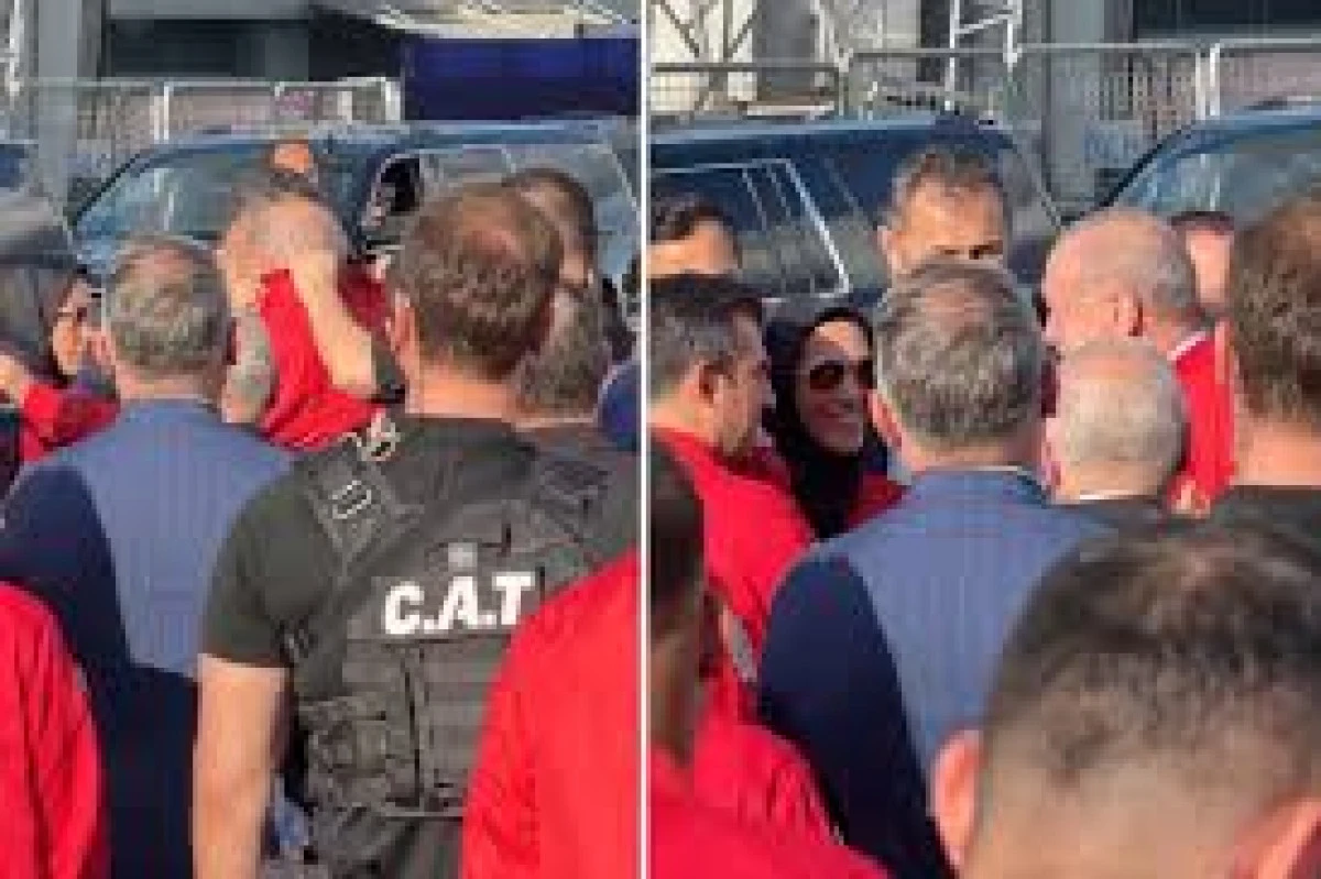 CUMHURBAŞKANI ERDOĞAN'IN TEKNOFEST ZİYARETİNE DAMGA VURAN GÖRÜNTÜ