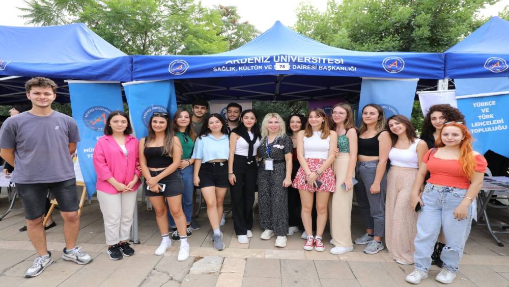AKDENİZ ÜNİVERSİTESİ AİLESİNE 14 BİN YENİ ÖĞRENCİ KATILDI
