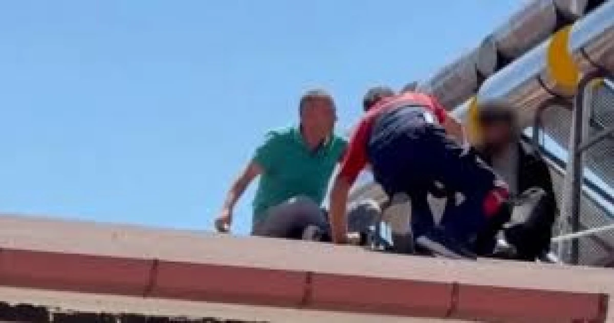 "İntiharkolik Hasan" Yine Sahnede: 200'Den Fazla Kez Çatıya Çıktı, Para Alıp İndi