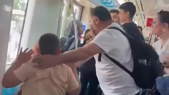 ÇOCUKLARININ GÖZÜ ÖNÜNDE DÖVÜLEN BABA SESSİZLİĞİNİ BOZDU
