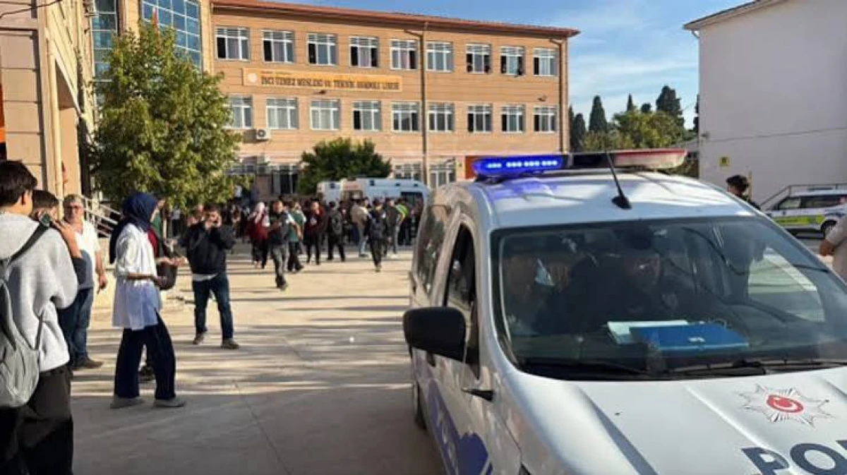 MANİSA'DA OKULA SİLAHLI SALDIRI! 2'Sİ AĞIR 11 ÖĞRENCİ YARALANDI, 4 KİŞİ GÖZALTINDA