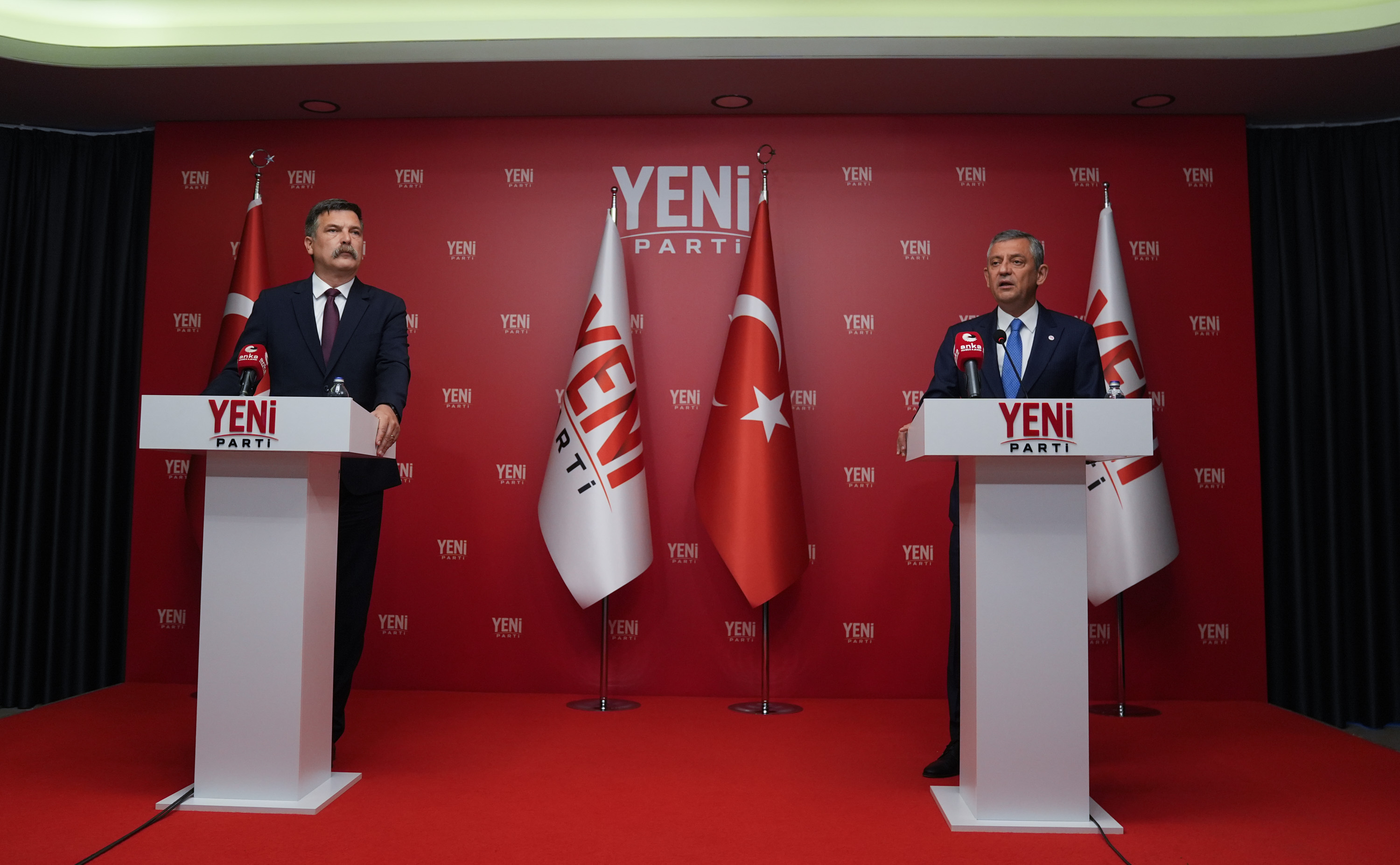 AA 20261008 42694851 42694848 YENI PARTI GENEL BASKANI OZEL TIP GENEL BASKANI BAS ILE GORUSTU